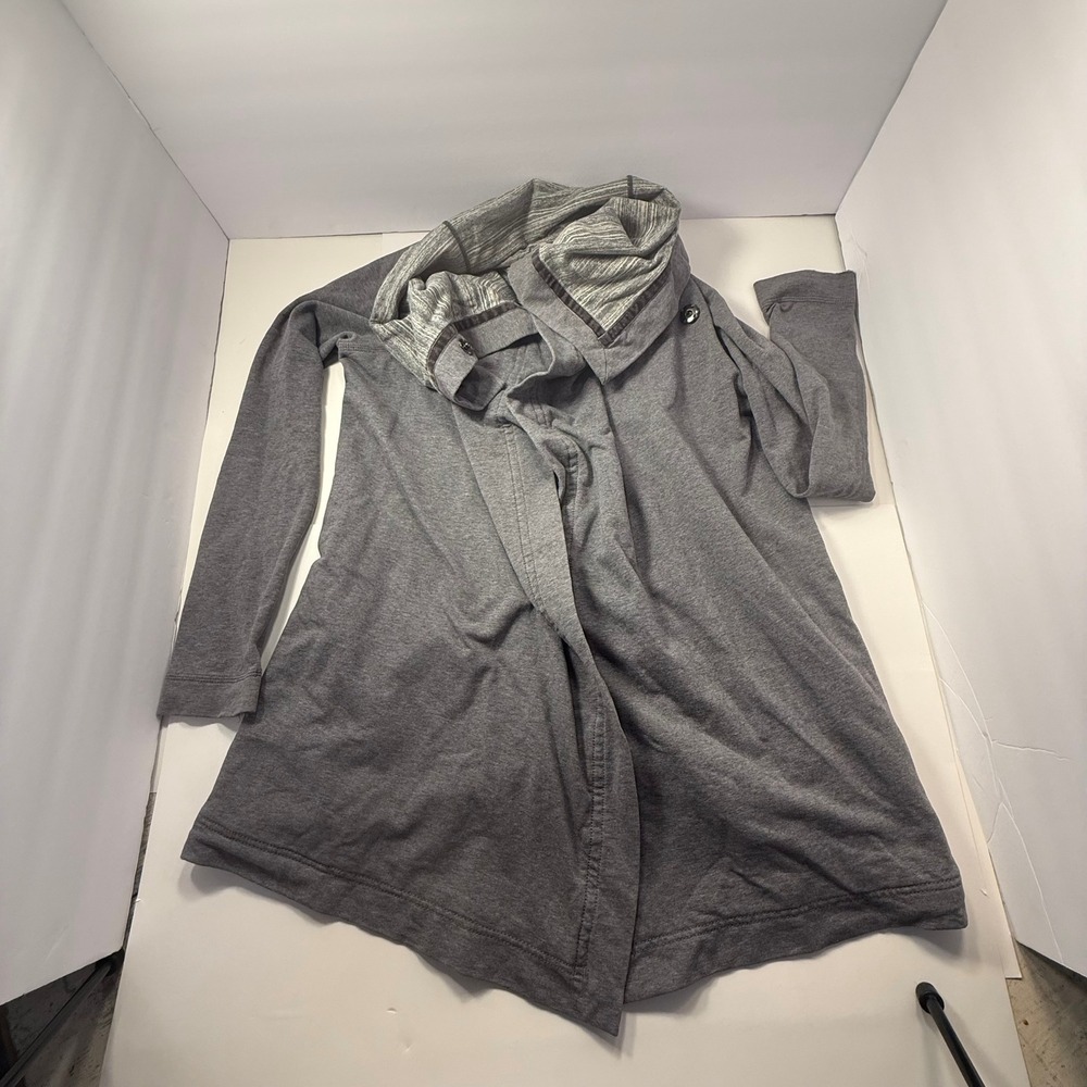 Size 6 Lululemon Women Active Wrap Jacket-grey